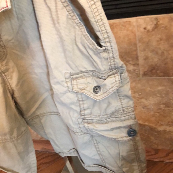 Men’s tan cargo shorts by iron company - Picture 5 of 6